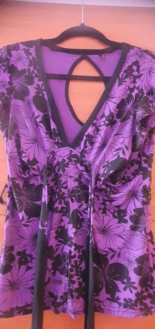 Blusa floral violeta-negro
