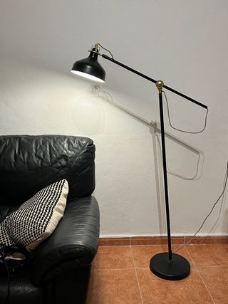 RANARP Lámpara pie negra Ikea 