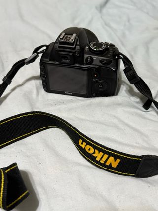 Nikon 3100 Cámara + obj 35mm