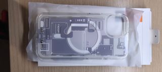 Spigen Ultra Hybrid iPhone 13