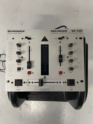 Mesa mezclas Behringer DX100