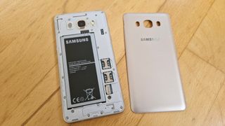 Samsung Galaxy J5 2016 16GB doble sim + Funda
