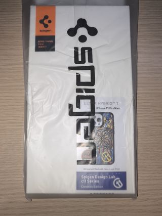 Spigen Ultra Hybrid iPhone 13 Pro Max