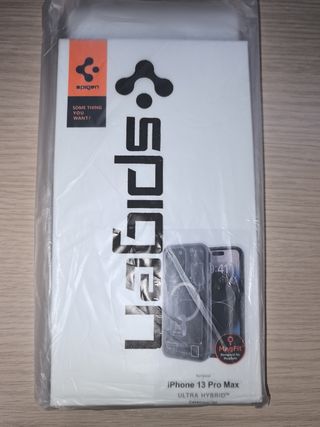 Spigen Ultra Hybrid iPhone 13 Pro Max