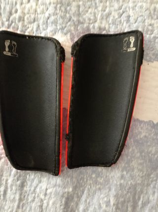 Espinilleras fútbol - cómodas y resistentes