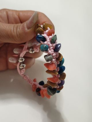 Bracciale regolabile con pietre dure 