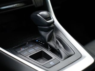 Toyota Rav4 2.5l 220H Advance