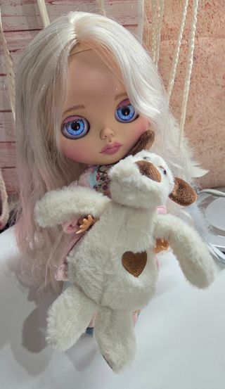 Muñeca Blythe con peluche