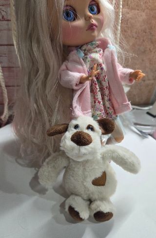 Muñeca Blythe con peluche