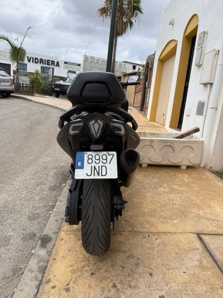 Yamaha TMAX 530 - Negro mate