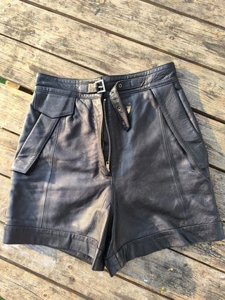 Shorts cuero negros