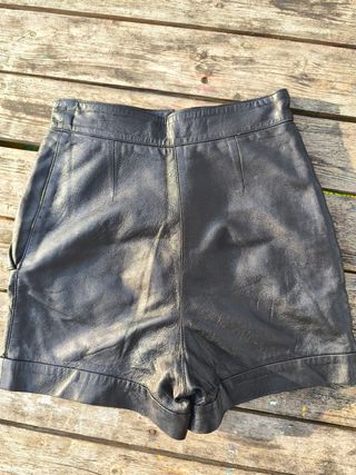 Shorts cuero negros