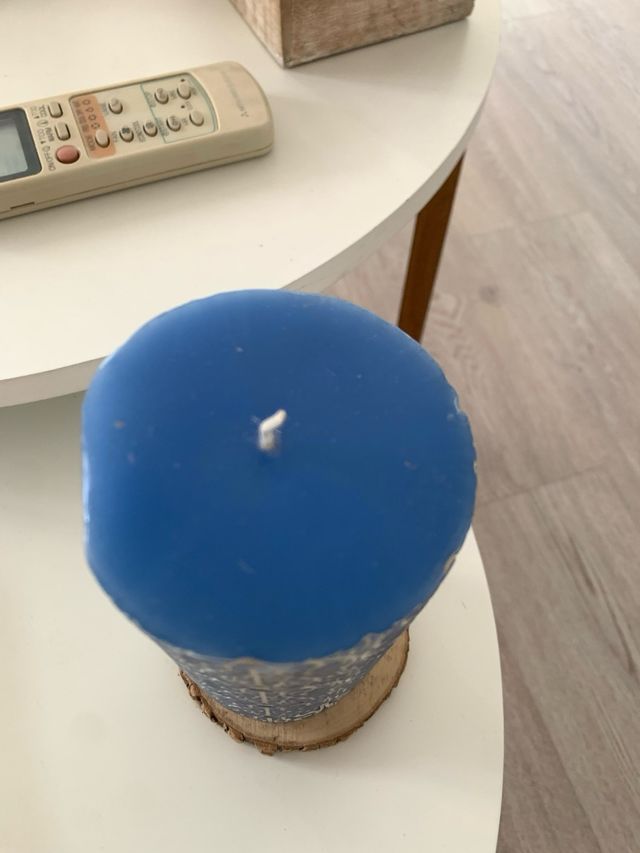 Vela decorativa Zara azul y blanca