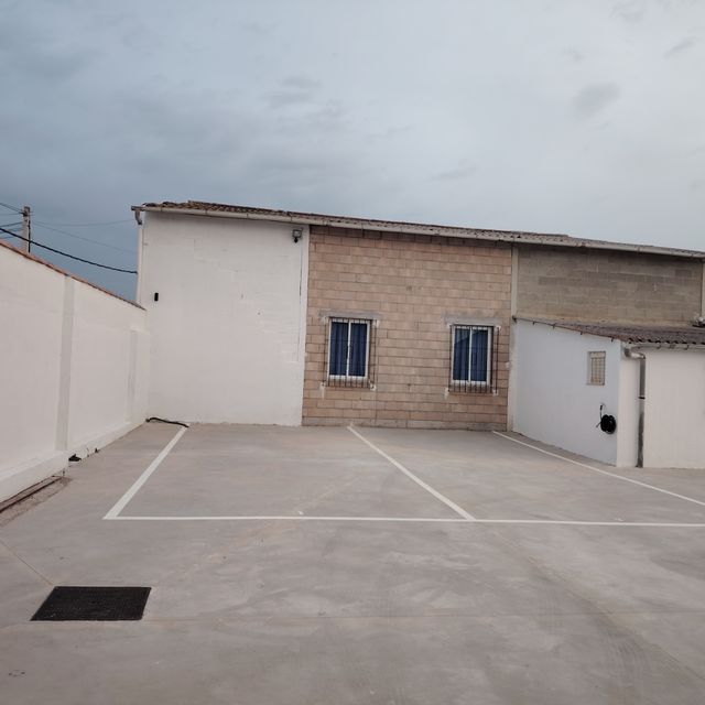 Alquiler plaza de aparcamiento exterior caravanas