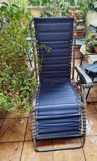 Tumbona de aluminio plegable muy cómoda