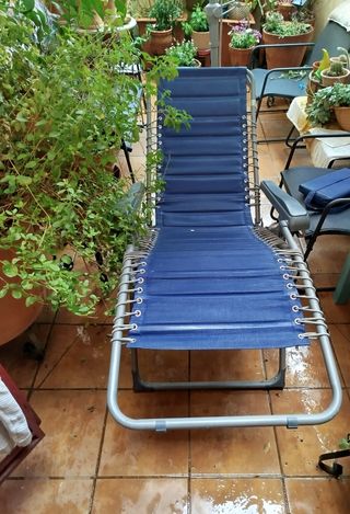 Tumbona de aluminio plegable muy cómoda