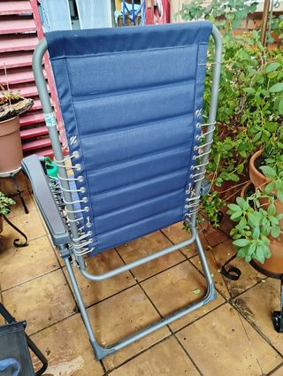 Tumbona de aluminio plegable muy cómoda