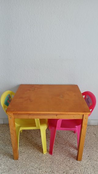 Mesa+sillas+bloques niños