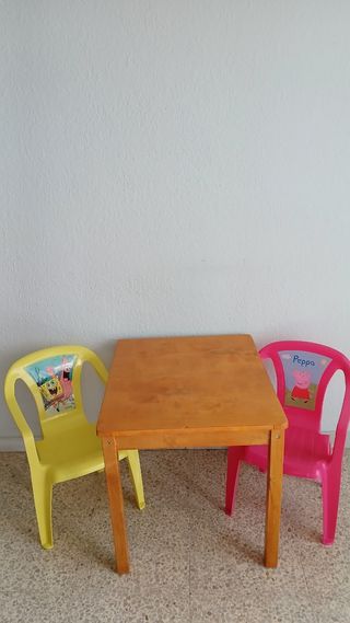 Mesa+sillas+bloques niños