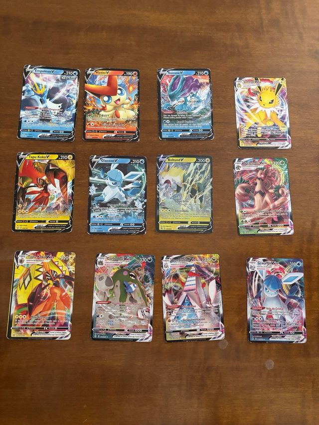 12 cartas Pokémon V & VMAX