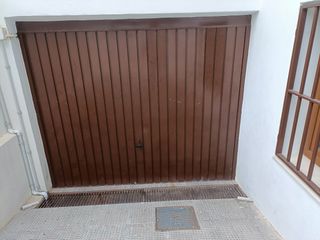 Puerta garaje marrón - hierro