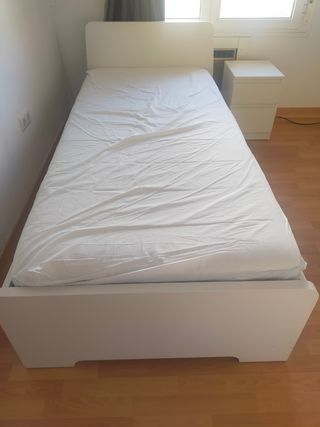 Estructura de cama Askvoll y somier Lindbadem Ikea