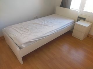 Estructura de cama Askvoll y somier Lindbadem Ikea