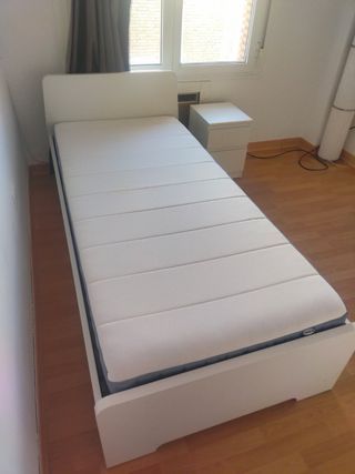 Estructura de cama Askvoll y somier Lindbadem Ikea