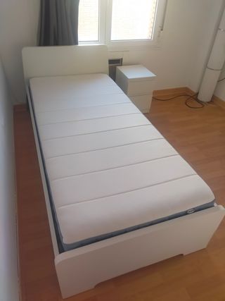 Estructura de cama Askvoll y somier Lindbadem Ikea