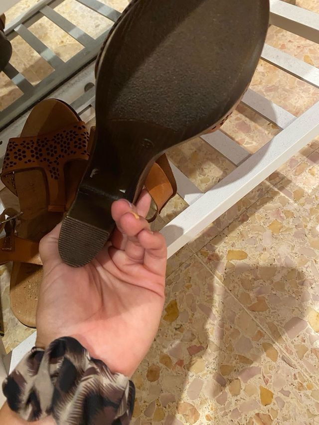 Sandalias piel marrones