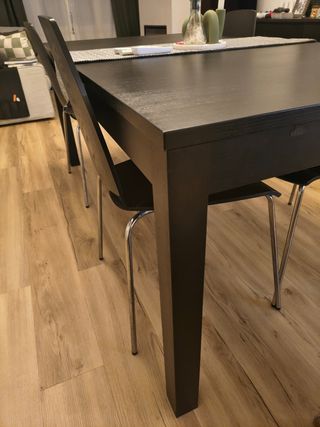 Mesa comedor negra + 4 sillas