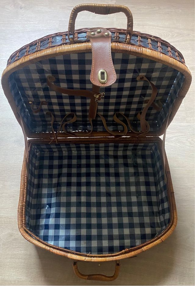 Valigia da picnic vintage