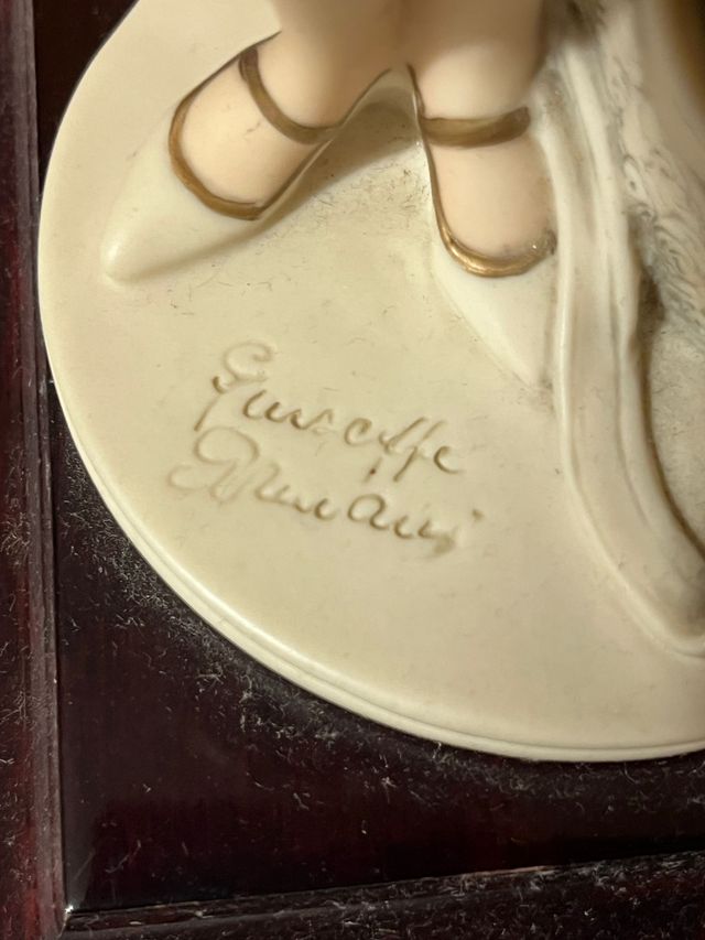 Figura porcelana mujer blanco