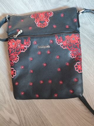 Bolso Desigual negro y rojo