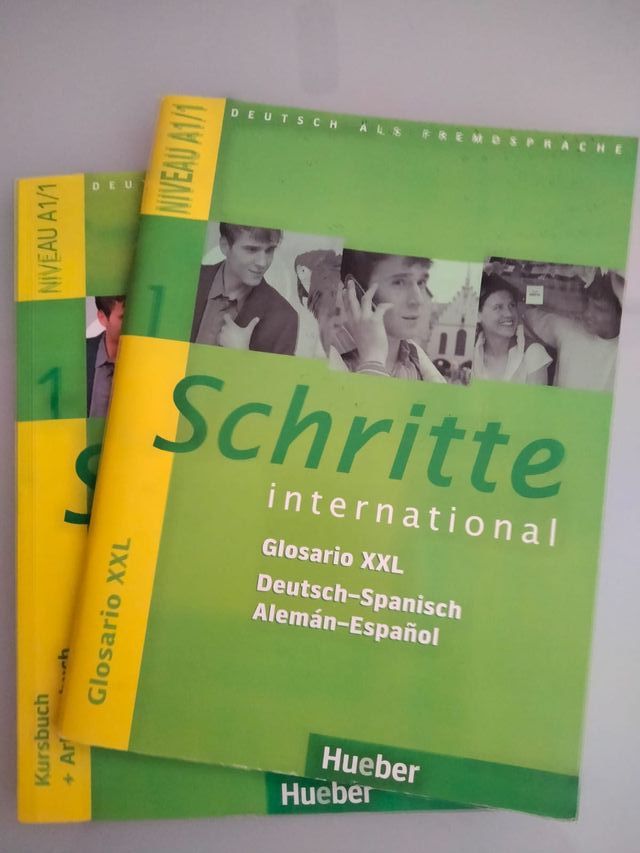 Libro de texto de alemán y glosario nivel A1/1