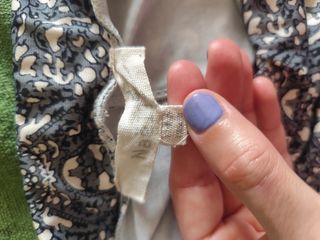 Pantalones acampanados grises y negros