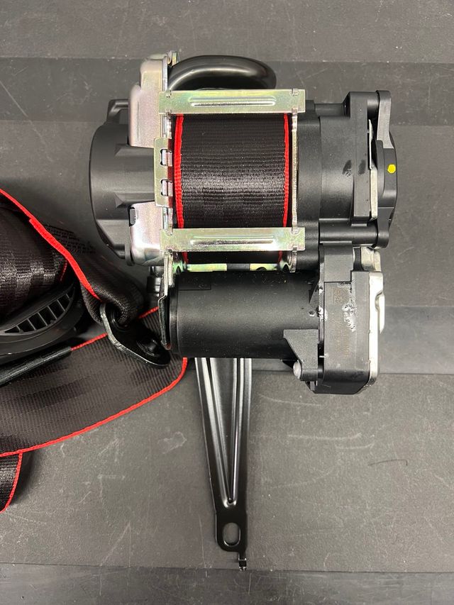 Retractor Cinturón Audi A4 8W6857705K 