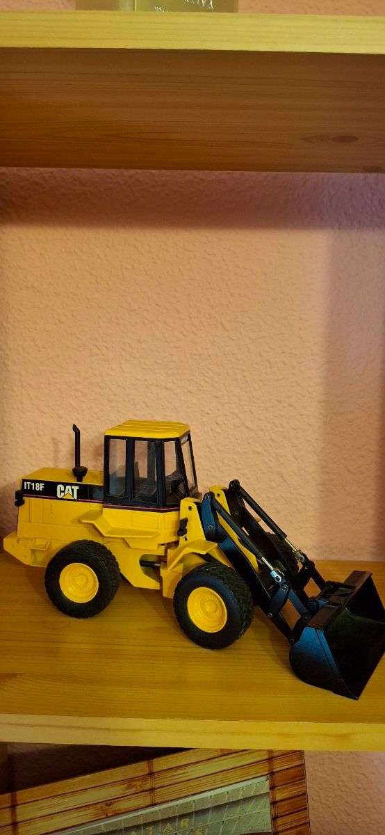 Pala caricatrice CAT IT18F - Modello Marca: Joal