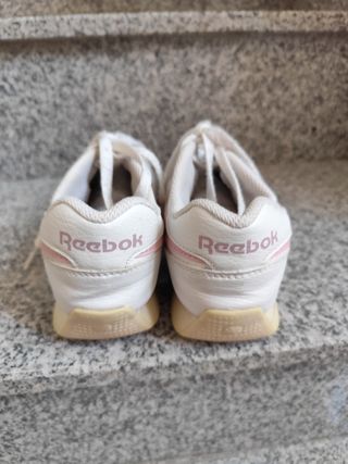 Tenis Reebok blancos y rosas