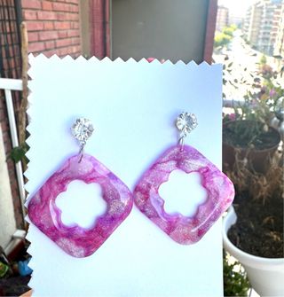 Pendientes resina purpurina