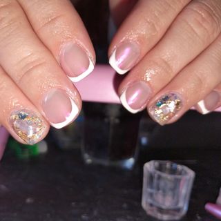 Servicio de manicura y pedicura 