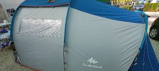 Tienda Quechua Arpenaz 4.1 y accesorios de camping