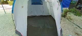 Tienda Quechua Arpenaz 4.1 y accesorios de camping