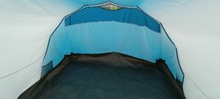 Tienda Quechua Arpenaz 4.1 y accesorios de camping
