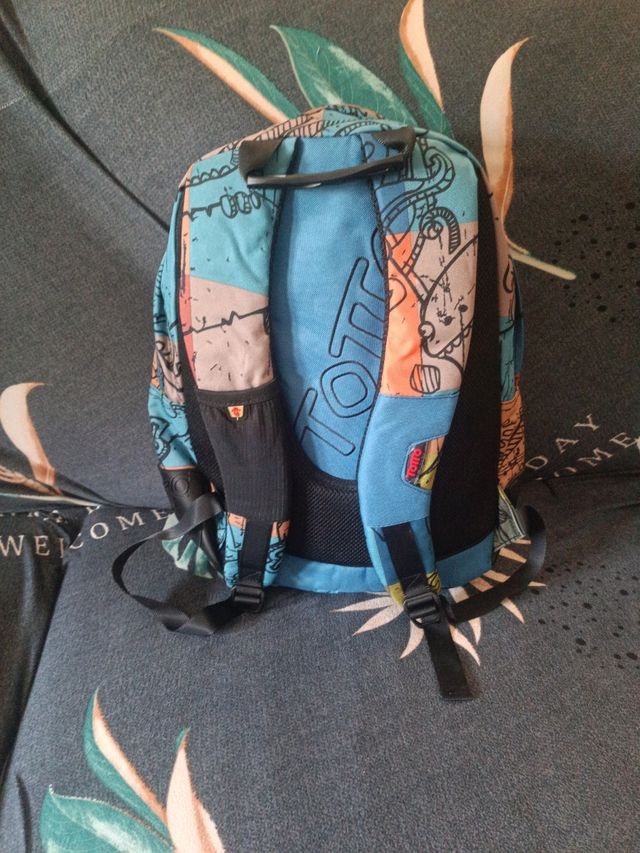 Mochila escolar Totto nueva