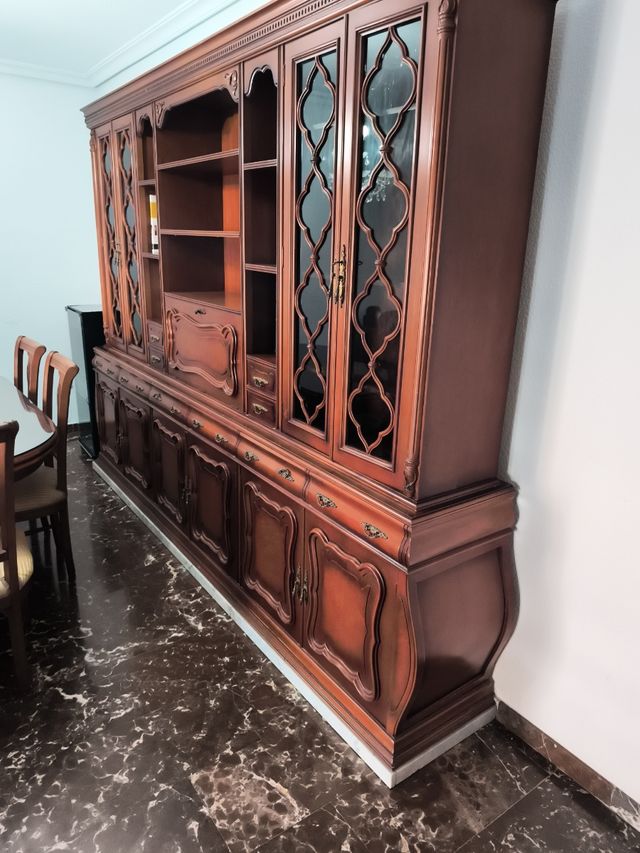 Mueble aparador antiguo de madera