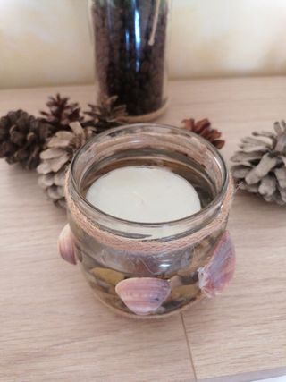 6 vasetti con candele galleggianti e pietre decorative