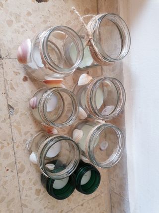 6 vasetti con candele galleggianti e pietre decorative
