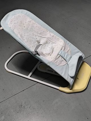 Silla mecedora bebé - blanca y beige