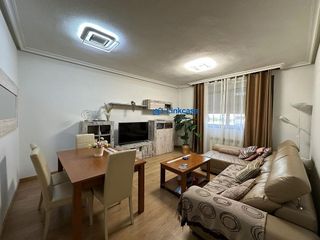Piso en venta en Orcasitas en Madrid